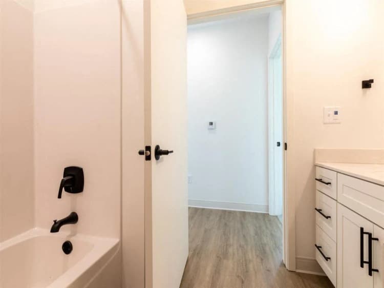 Racine apartments for rent - image - yardi_image_1790577972101_19_24873687