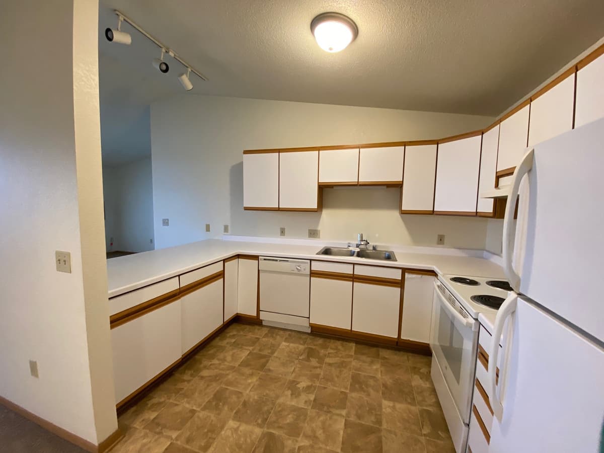 Racine apartments for rent - Property image - Maplewood Apartments - 3