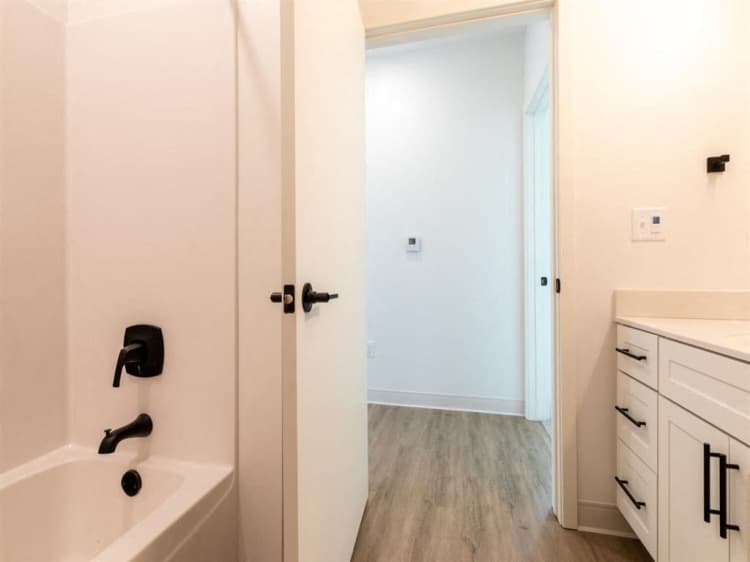 Racine apartments for rent - image - yardi_image_1789454768220_19_24873687